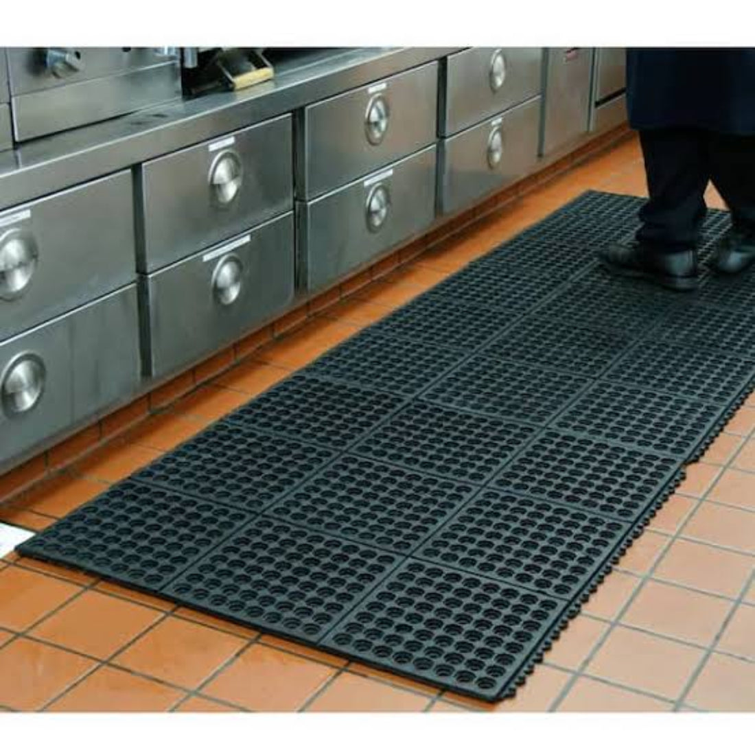 OnlyMat Heavy-Duty Restaurant Kitchen Interlocking Rubber Hollow Floor Mat