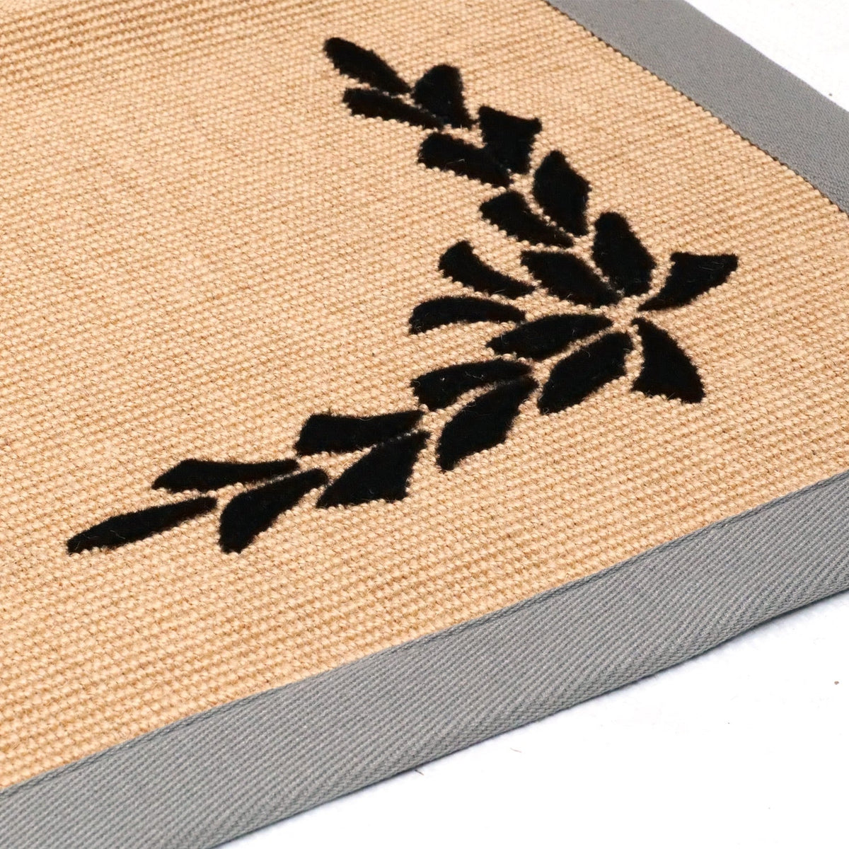 OnlyMat Natural Jute Carpet with Flocked Border Design- 120cm x 180cm - Luxury Rug, Organic Carpet, BedSide Runner