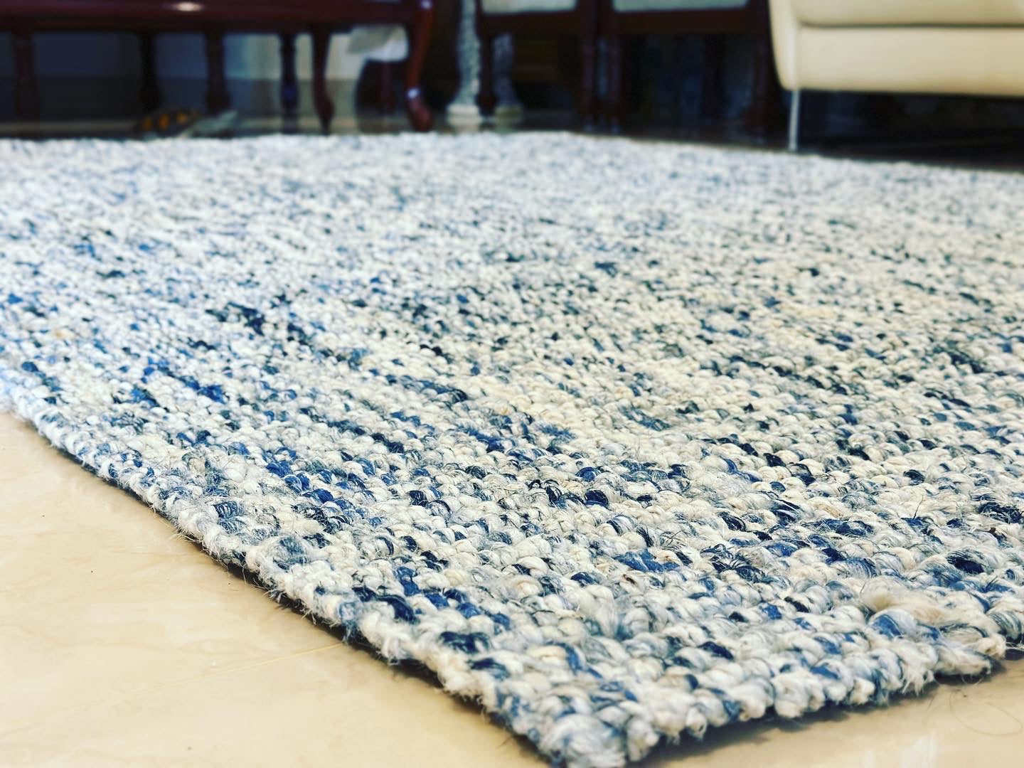 OnlyMat Blues Luxe Rug - Handwoven Jute Carpet - Tie and Dye Handwoven Jute Carpet with Blue and White Colours